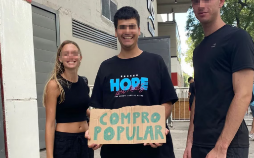 Argentina-Panamá: Fue con un cartel a comprar entradas de reventa al Monumental y lo multaron