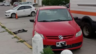 Tras un fuerte choque, una mujer resultó lesionada y debió ser trasladada al hospital