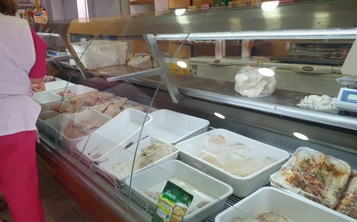 «A fin de mes aumentan las ventas en carcasas y menudos de pollo debido al golpe en el bolsillo»