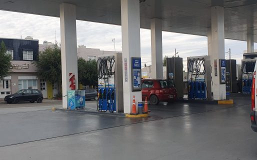 El precio de la nafta se fue por las nubes: ¿Cuánto cuesta llenar el tanque en Comodoro?
