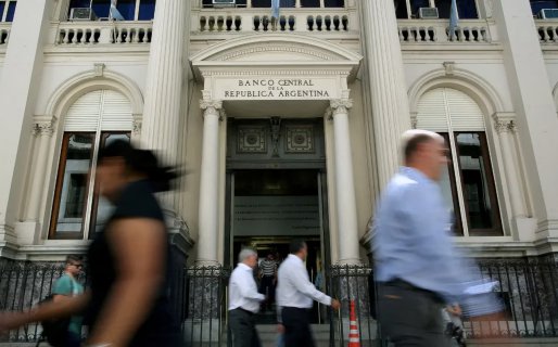 El plan del Banco Central para desarmar el cepo y el duro pronóstico sobre la inflación en 2024