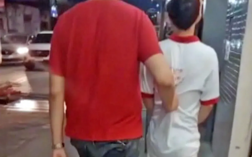 Un carnicero secuestró a una nena a la salida de la escuela luego de acosarla durante dos años por TikTok