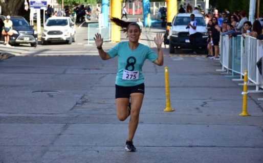 Daiana Llanquín, se quedó con la Carrera de la Mujer
