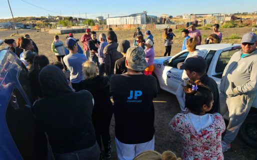 Vecinos del barrio El Faro se manifiestan “por la falta de agua y la necesidad de regularizar las tierras”
