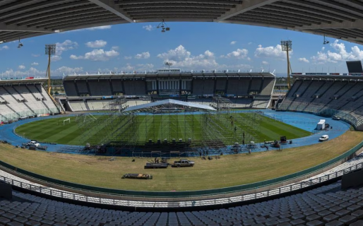 Fútbol argentino, no lo entenderías: Hinchas verán el partido con un escenario de por medio