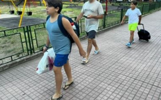 Por la ola de calor, permiten ir a la escuela en malla y ojotas