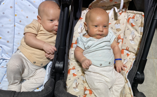 Una joven tuvo gemelos y ahora no reconoce cuál es cuál: Hasta los médicos se confundieron