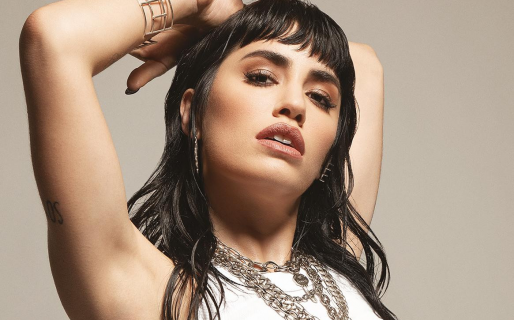 Un profesor incluyó a Lali en uno de sus ejercicios y fue furor en las redes