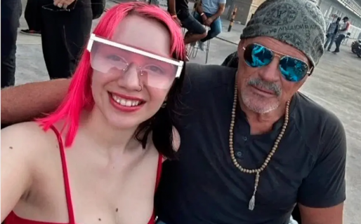 Alfa de Gran Hermano fue sorprendido a los besos con una joven de 19 años