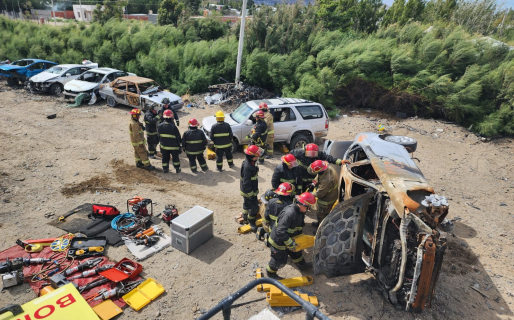 Bomberos realizaron simulacros de rescate vehícular en Bella Vista Sur