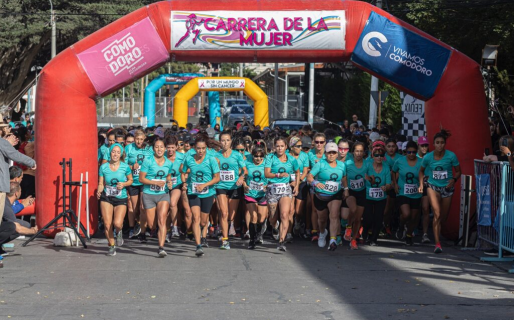 Más de 800 participantes asistieron a la Carrera de la Mujer