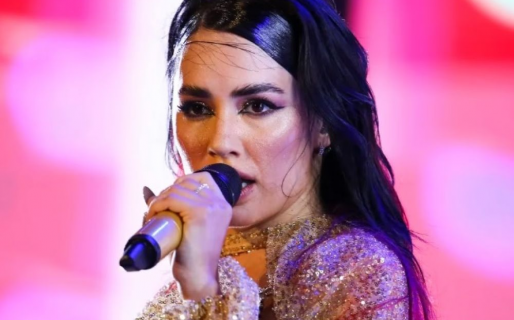 Lali se consagró como la primera mujer del país en llenar la cancha de Vélez