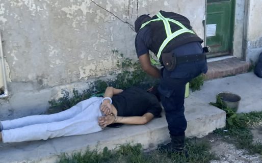 Detienen a un sujeto que intentó robar en una vivienda de km. 3