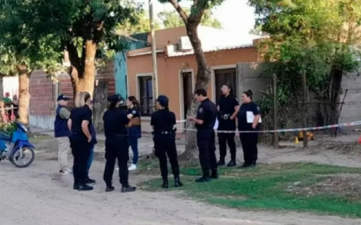 Un hombre encontró al amigo en la cama con su expareja, lo mató y se fue a trabajar