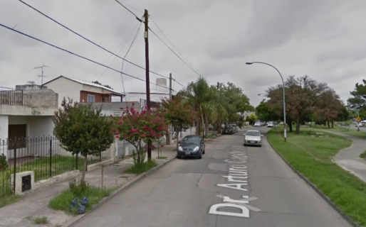 Un nene de 5 años intentó defender a su mamá de un robo tirándoles una botella de agua a los ladrones