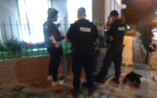 Caminaba con un amigo que se quedó a mitad de camino porque lo metieron preso