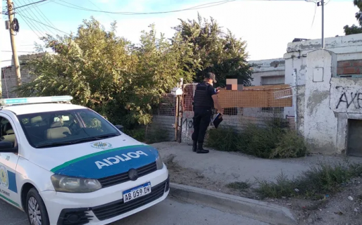 Pese a tener una orden de restricción, se acercó al domicilio de su ex y la amenazó de muerte