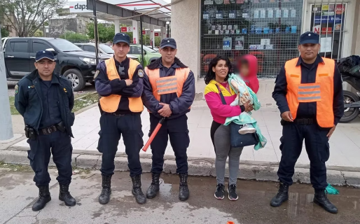 Un nene de 2 años se descompensó y el gesto de tres policías le salvó la vida: “Dios los puso en mi camino”