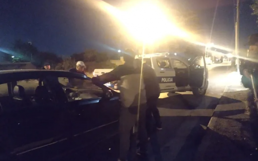 Entraron a robar a una casa y fueron detenidos en plena persecución con la policía