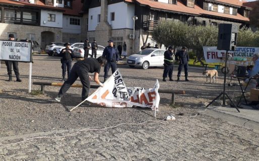 Gran operativo en el edificio del ex Hotel de Turismo por reclamos de la ATECh