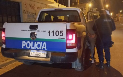 Tenía prohibición de acercamiento y fue detenido en la casa de su ex