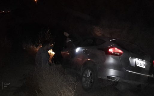 Conducía borracho cayó a un barranco, pero no resultó herido