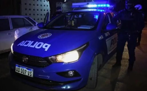 Una pareja fue detenida por maltrato infantil a sus 8 hijos: los tenían encerrados y desnutridos