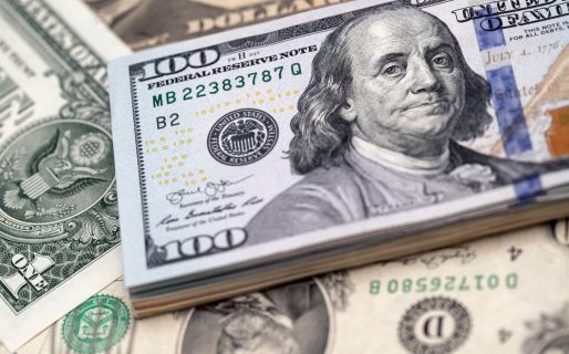 El dólar blue sigue subiendo: aumentó $5 y cerró en $423