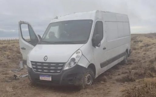 Un turista perdió el control de su vehículo por el viento y volcó sobre Ruta N3
