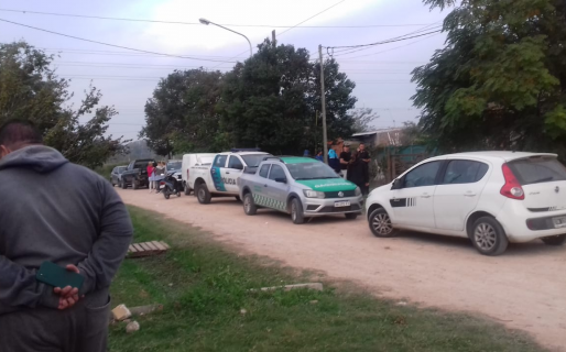 Buscaban desesperadamente a una niña de 4 años y apareció muerta en el patio de su casa