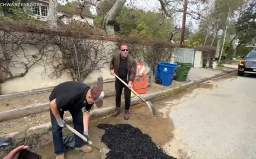 Schwarzenegger se cansó de un bache y lo arregló personalmente