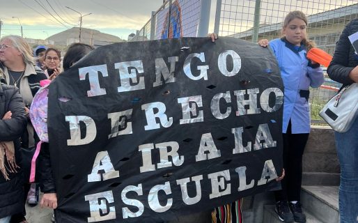 Padres del Biología apuntaron contra la gestión de Arcioni: «Nos presentaron un proyecto faraónico que era imposible de realizar»