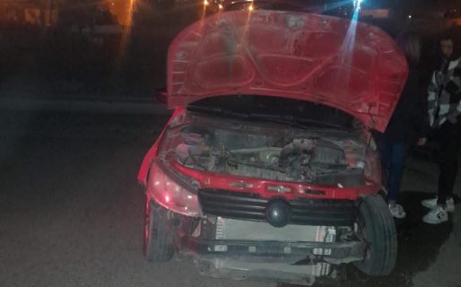 Fue a auxiliar a una mujer que había chocado, le hicieron control de alcoholemia y dio positivo