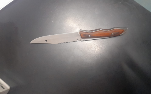 A metros del Tabernáculo de la Fe, una mujer amenazaba a las personas con un cuchillo