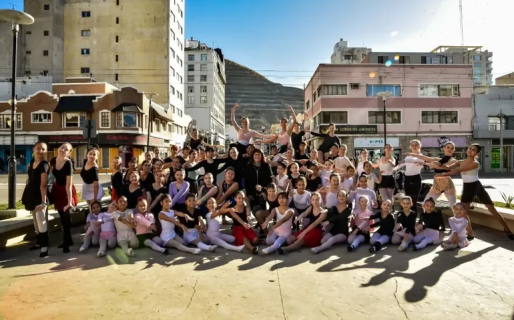 «El cascanueces»: un espectáculo con más de 100 bailarinas en escena