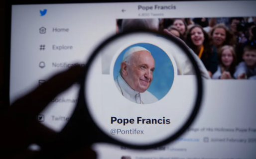 Ni el Papa Francisco se salva de perder su marca de verificación en Twitter