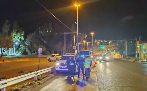 Se robó una camioneta de Tránsito en pleno control céntrico y acabó detenida