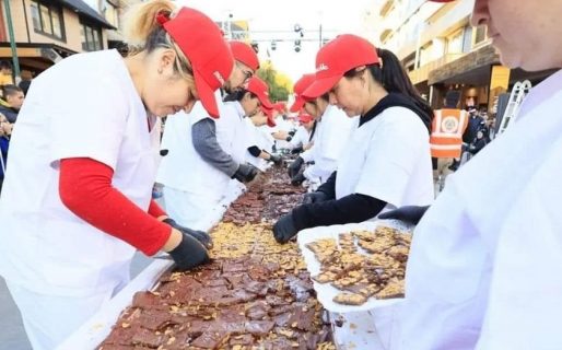 En Bariloche usaron 2.000 kilos de chocolate para la barra más larga del mundo