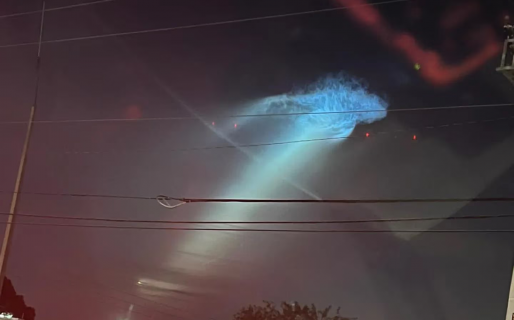 Una extraña figura iluminó el cielo