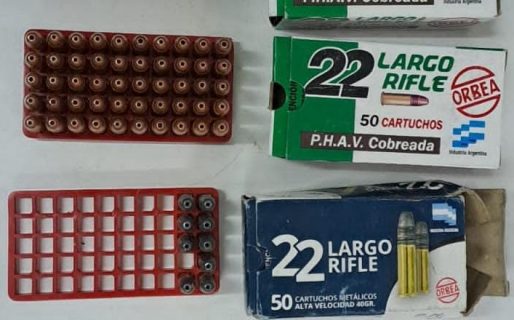 Intentó viajar con 3 cajas de municiones en su bolso y fue demorado