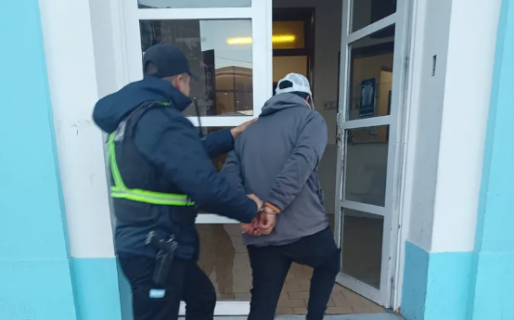 Caminaba por pleno centro con una condena por cumplir y fue detenido