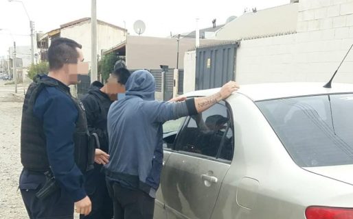 Le secuestraron el auto porque circulaba sin licencia de conducir, seguro ni cédula
