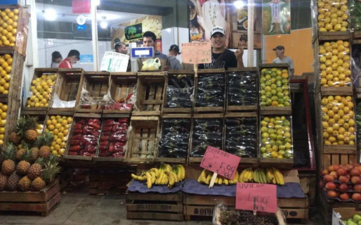 La verdulería de Thiago Medina de Gran Hermano es un éxito y los vecinos le agradecen: “Muy barato”