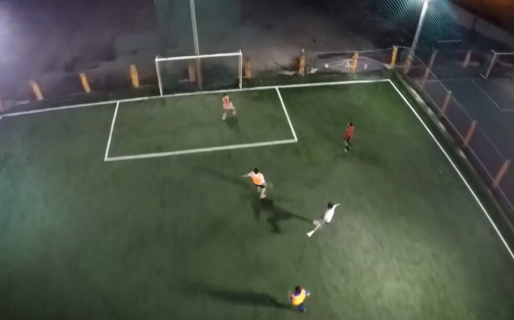 Fue a jugar un partido y le robaron todo en el estacionamiento