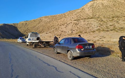 Robaron un auto y lo abandonaron en Camino Centenario