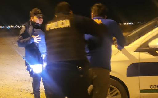 Mantuvo una fuerte discusión con su pareja, la golpeó y fue detenido