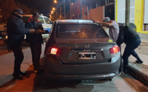 Tenía pedido de captura nacional y lo detuvieron afuera de un kiosco