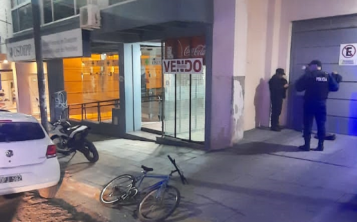 Un menor quiso robar una moto y terminó detenido