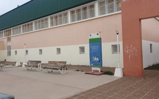 Sin clases por falta de calefacción y luz, padres del colegio 707 reclaman reparaciones urgentes