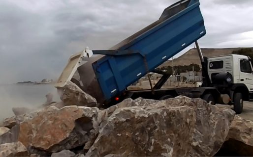 Continúan los trabajos en la obra de protección costera frente al Hospital Alvear